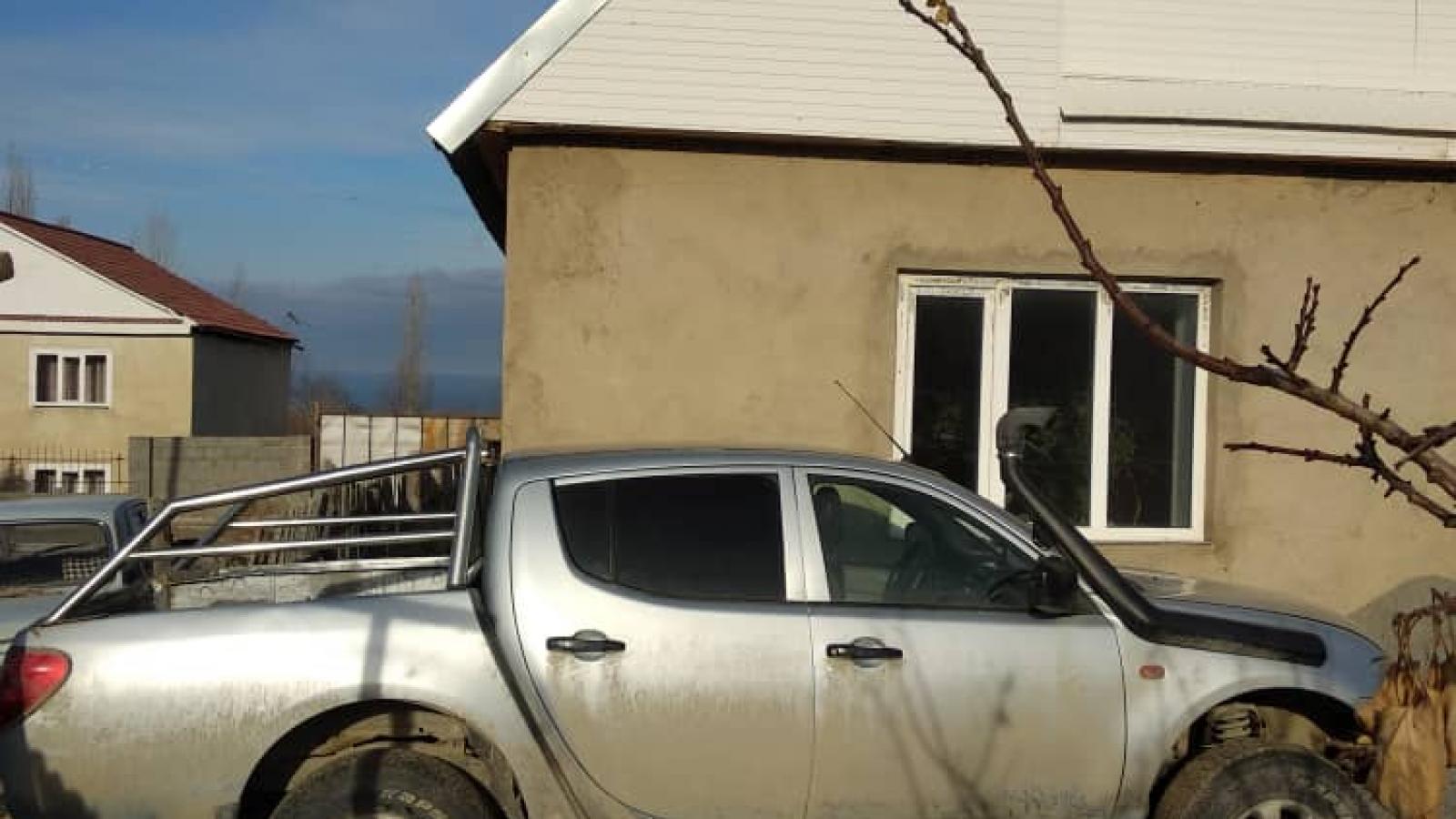 Mitsubishi L-200 Пикап	