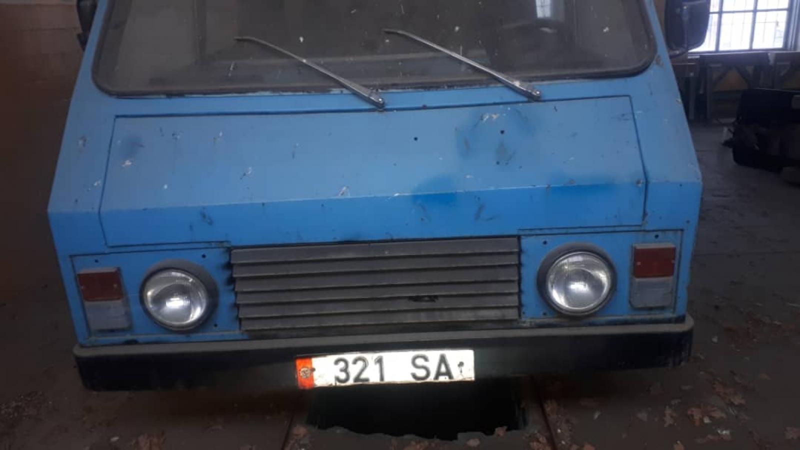Автомашина РАФ - 2201 Токмок 7 мест.